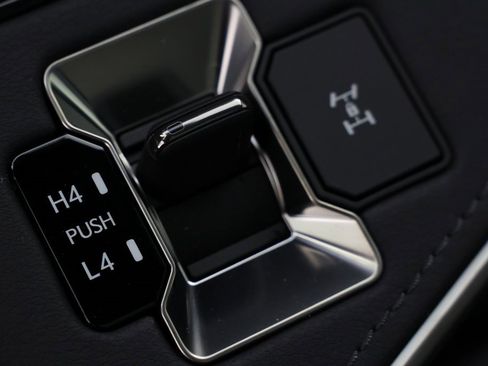 Used 2025 Lexus GX 550 w/ Accessory Package (Z1) image 29