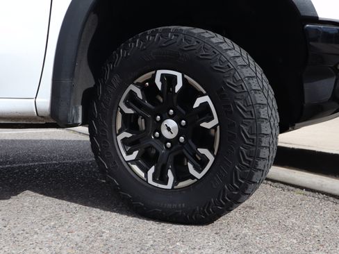 Used 2023 Chevrolet Silverado 1500 ZR2 w/ Technology Package image 13