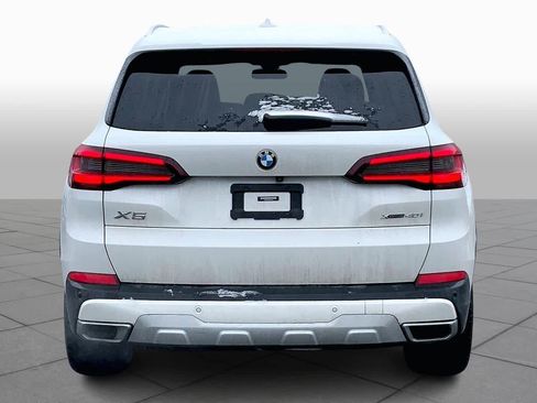 Used 2022 BMW X5 xDrive40i w/ Premium Package image 4