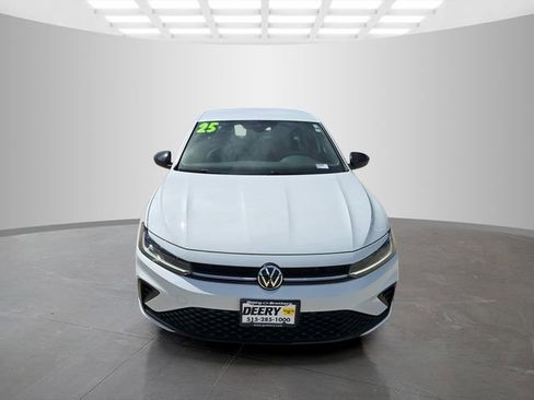 Used 2025 Volkswagen Jetta Sport FWD image 4