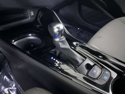 Used 2019 Toyota C-HR XLE FWD image 17