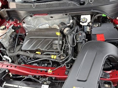 Used 2025 Chevrolet Trax LT FWD image 27