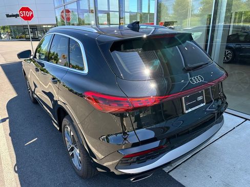 Used 2025 Audi Q5 Premium w/ Convenience Package AWD/4WD image 20