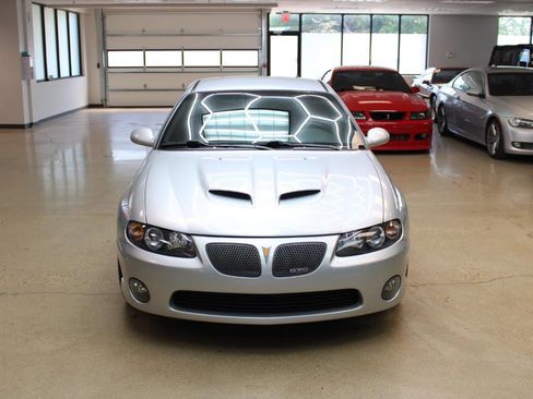 Used 2005 Pontiac GTO RWD image 16