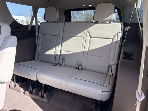 Used 2024 GMC Yukon XL Denali w/ Advanced Technology Package AWD/4WD image 24