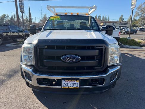 Used 2015 Ford F550 2WD Regular Cab Super Duty image 2