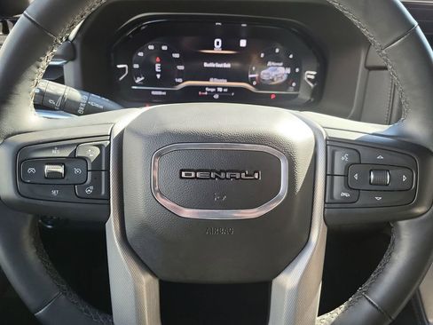 Used 2023 GMC Yukon XL Denali image 11