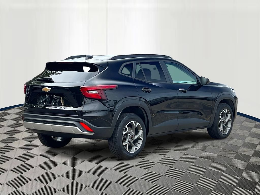 Used 2024 Chevrolet Trax LT w/ Driver Confidence Package FWD image 5
