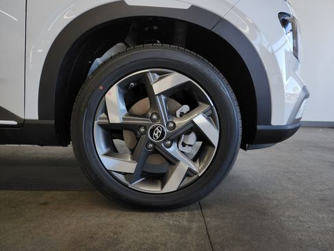 New 2026 Hyundai Venue SEL FWD image 19