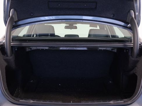 Used 2018 BMW 320i Sedan image 12