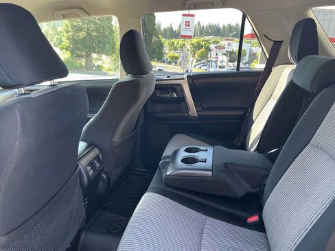 Certified 2019 Toyota 4Runner SR5 AWD/4WD image 18