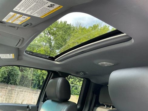 Used 2014 Ford F150 Lariat w/ Equipment Group 502A Luxury RWD image 9