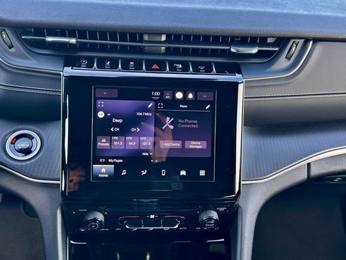 Used 2024 Jeep Grand Cherokee Laredo X image 13