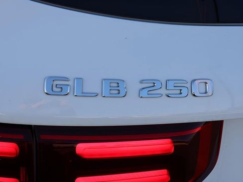 New 2026 Mercedes-Benz GLB 250 4MATIC image 8