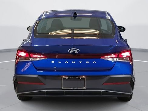Certified 2024 Hyundai Elantra SEL image 6