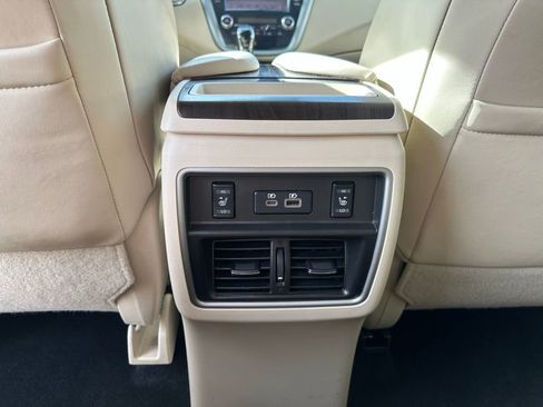 Used 2019 Nissan Murano Platinum w/ Cargo Package image 24