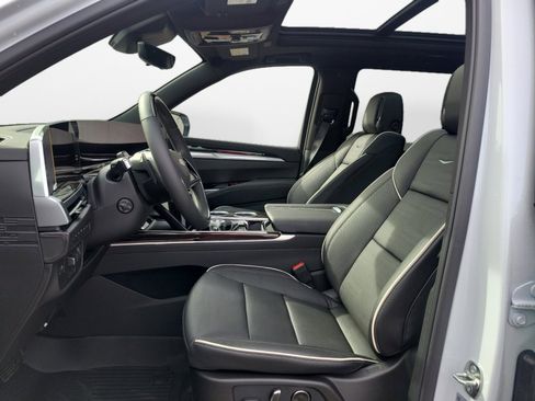New 2026 Cadillac Escalade Luxury image 9
