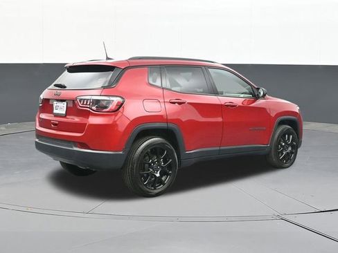 Used 2025 Jeep Compass Latitude w/ Altitude Special Edition AWD/4WD image 14