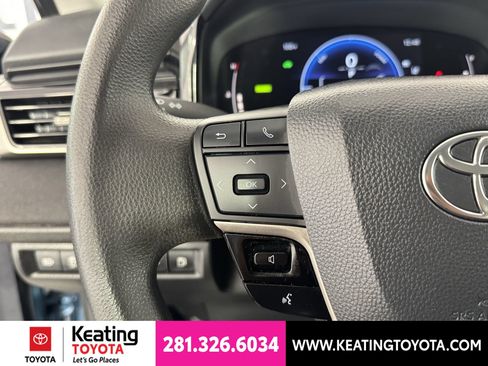 Used 2025 Toyota Camry LE FWD image 26