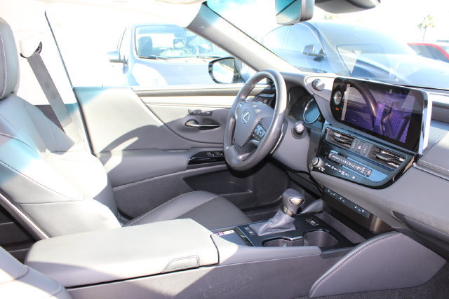 Certified 2025 Lexus ES 300h w/ Premium Package FWD image 5