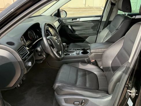 Used 2012 Volkswagen Touareg VR6 image 13