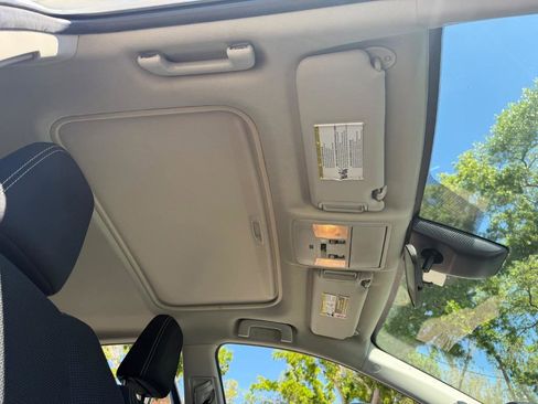 Used 2018 Toyota RAV4 XLE w/ Plus Extra Value Package FWD image 36