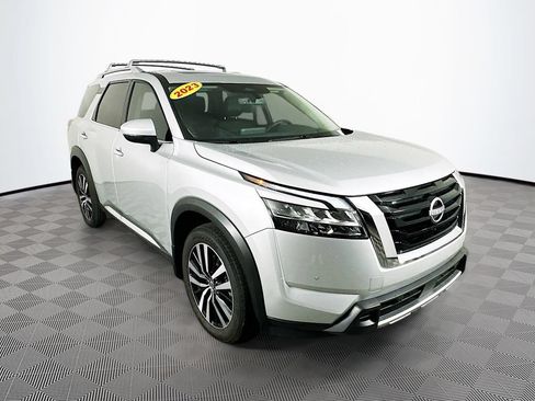 Certified 2023 Nissan Pathfinder Platinum AWD/4WD image 2