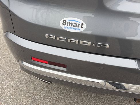 Used 2020 GMC Acadia Denali w/ Denali Ultimate Package AWD/4WD image 11