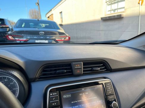 Used 2025 Nissan Versa SV image 17