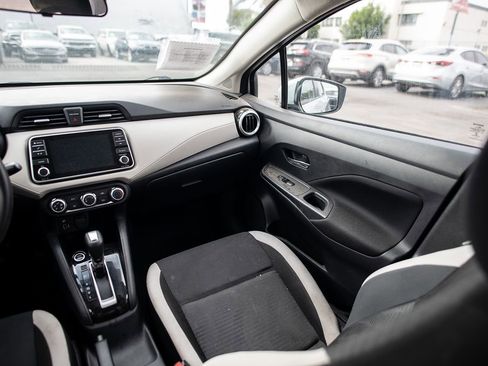 Used 2021 Nissan Versa SV image 27