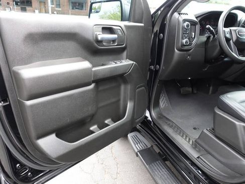Used 2023 GMC Sierra 1500 Pro w/ Graphite Edition AWD/4WD image 17