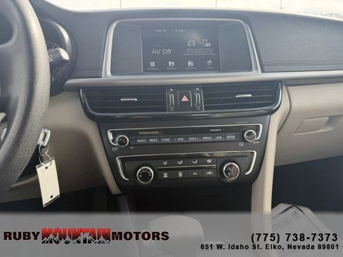 Used 2018 Kia Optima LX w/ 17" Alloy Wheels Package image 16