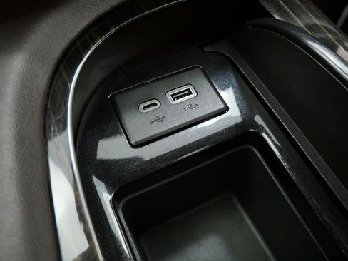 Used 2021 Cadillac Escalade Premium Luxury w/ Driver Assist Tech Package image 34