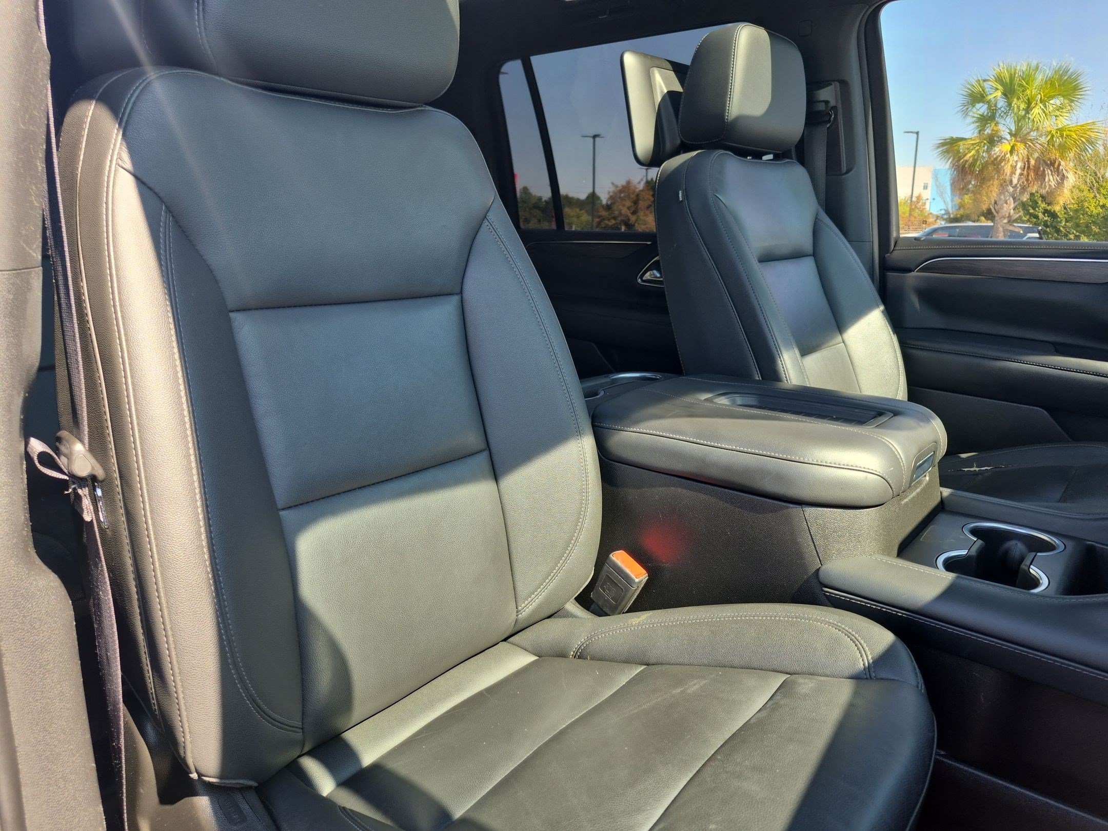 Used 2022 Chevrolet Suburban Z71 w/ Off-Road Capability Package AWD/4WD image 36