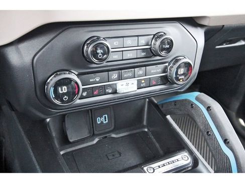Used 2023 Ford Bronco Wildtrak AWD/4WD image 23