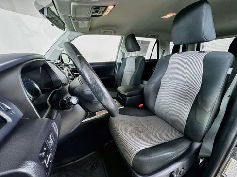 Used 2015 Toyota 4Runner SR5 w/ Four Season Floor Mat Package AWD/4WD image 2