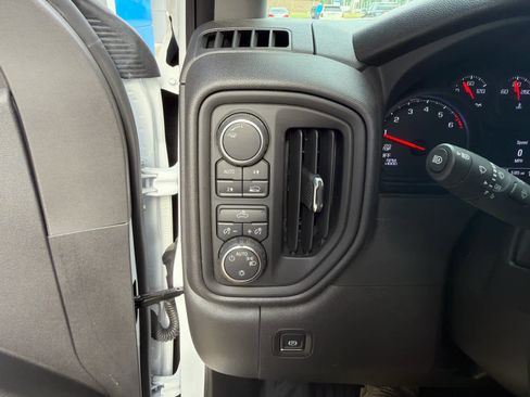 Used 2025 Chevrolet Silverado 1500 W/T w/ WT Value Package AWD/4WD image 20