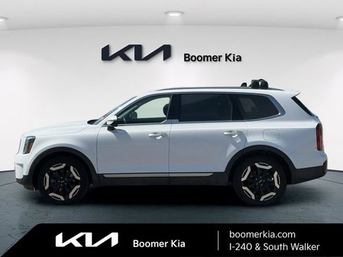 Certified 2025 Kia Telluride S image 8
