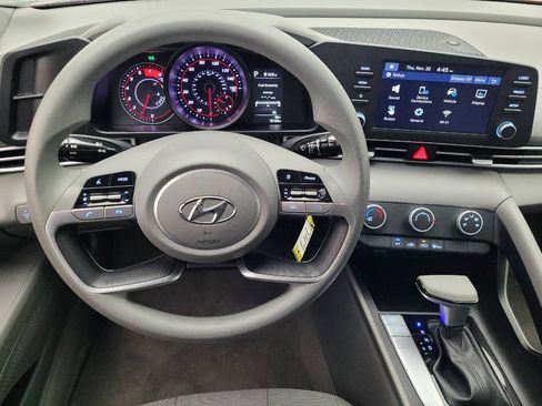 Used 2023 Hyundai Elantra SE w/ Cargo Package image 22