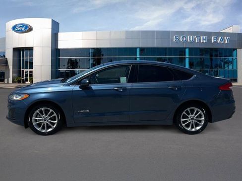 Certified 2019 Ford Fusion SE FWD image 2