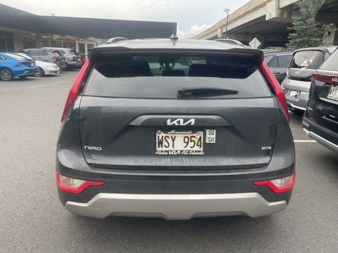 Used 2023 Kia Niro EX FWD image 3