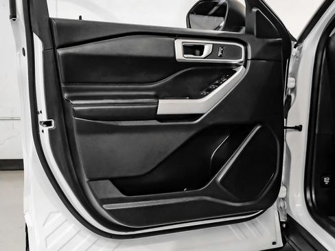 Used 2020 Ford Explorer XLT w/ Equipment Group 202A RWD image 57