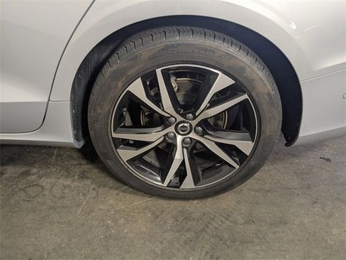 Used 2024 Volvo S60 B5 Plus image 9