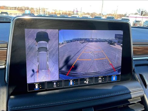 Used 2021 Chevrolet Tahoe Z71 w/ Luxury Package image 21