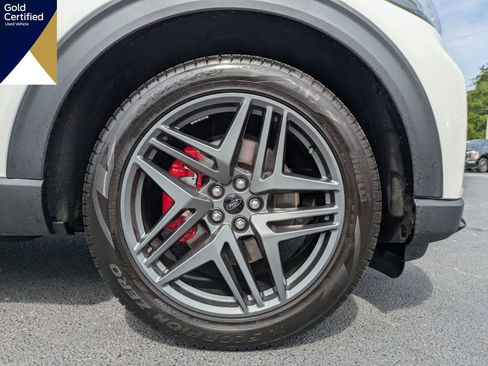 Certified 2025 Ford Explorer ST RWD image 14