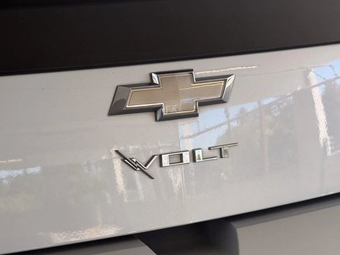 Used 2015 Chevrolet Volt FWD image 12