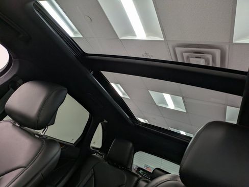 Used 2017 Lincoln MKC Reserve w/ Lincoln MKC Climate Package image 19