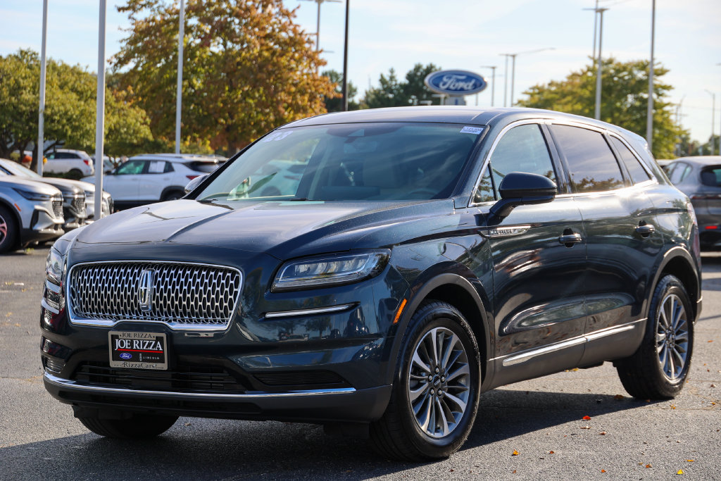 Used 2023 Lincoln Nautilus AWD w/ Premium Package image 2