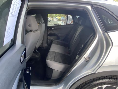 Certified 2022 Volkswagen ID.4 Pro RWD image 36