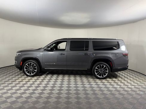Used 2023 Jeep Wagoneer L Series III w/ Premium Group I RWD image 11